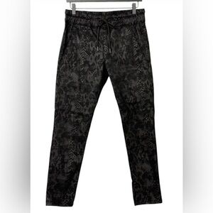 Bevy Flog Women's Shely Pants Black Snake Python Tapered Drawstring EUC Size 25